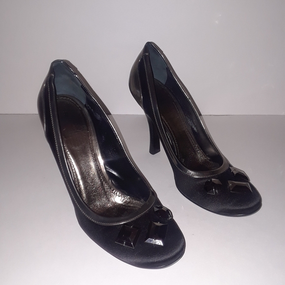 Burberry Black London Pumps - Picture 5 of 7